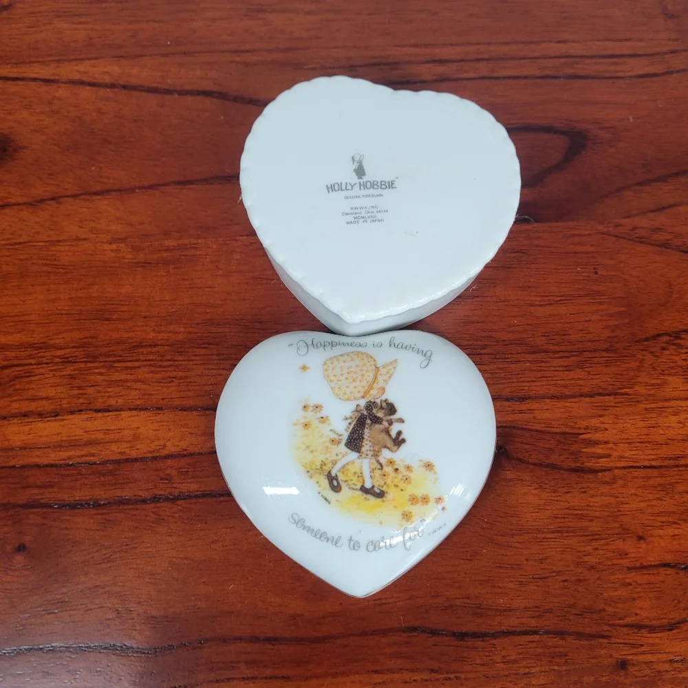 Holly Hobbie Heart Shaped Trinket Box Happiness Is Someone To Care For Vtg 1970s